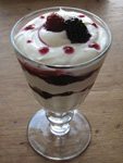 Glas mit Dessert