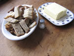 Fuer die Milchsuppe braucht’s schoenes Brot.