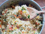 Unter das Couscous noch frischen Koriander
