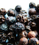 Aus getrockneten halbreifen Beeren - © Kristian Birchall
