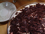 Fruchtiges Kuchendessert mit Löffelbiscuit