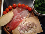 Zutaten für Spinat-Parmesan-Blätterteigtaschen.