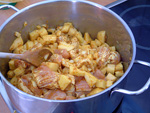 Zwiebel, Hähnchen und Kartoffeln dazu