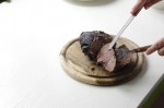 Rinderbraten anschneiden